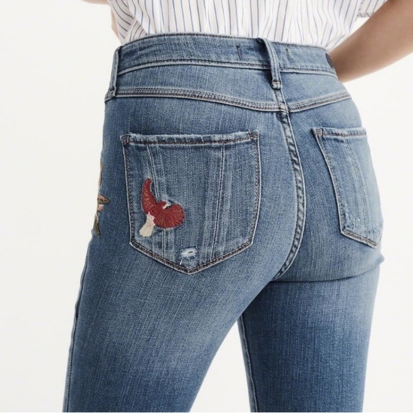 High Rise Raw Hem Embroidered Jeans - Picture 4 of 8